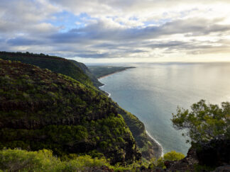 On the Cliff at the Start of the Na Pali Coast ©